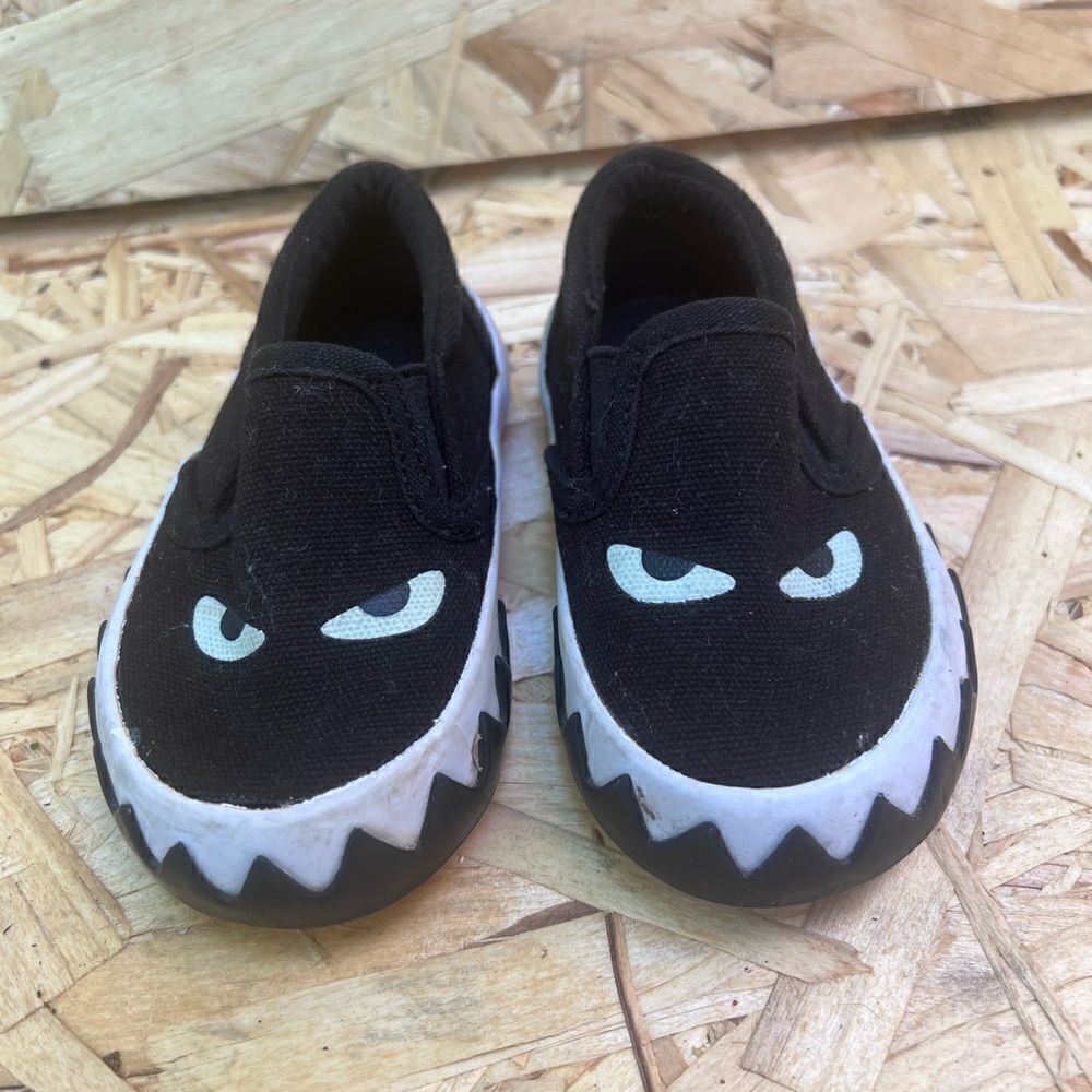 The Childrens Place Kids Comfort Shoes Walk Sneakers Size 4 Toddler Canvas